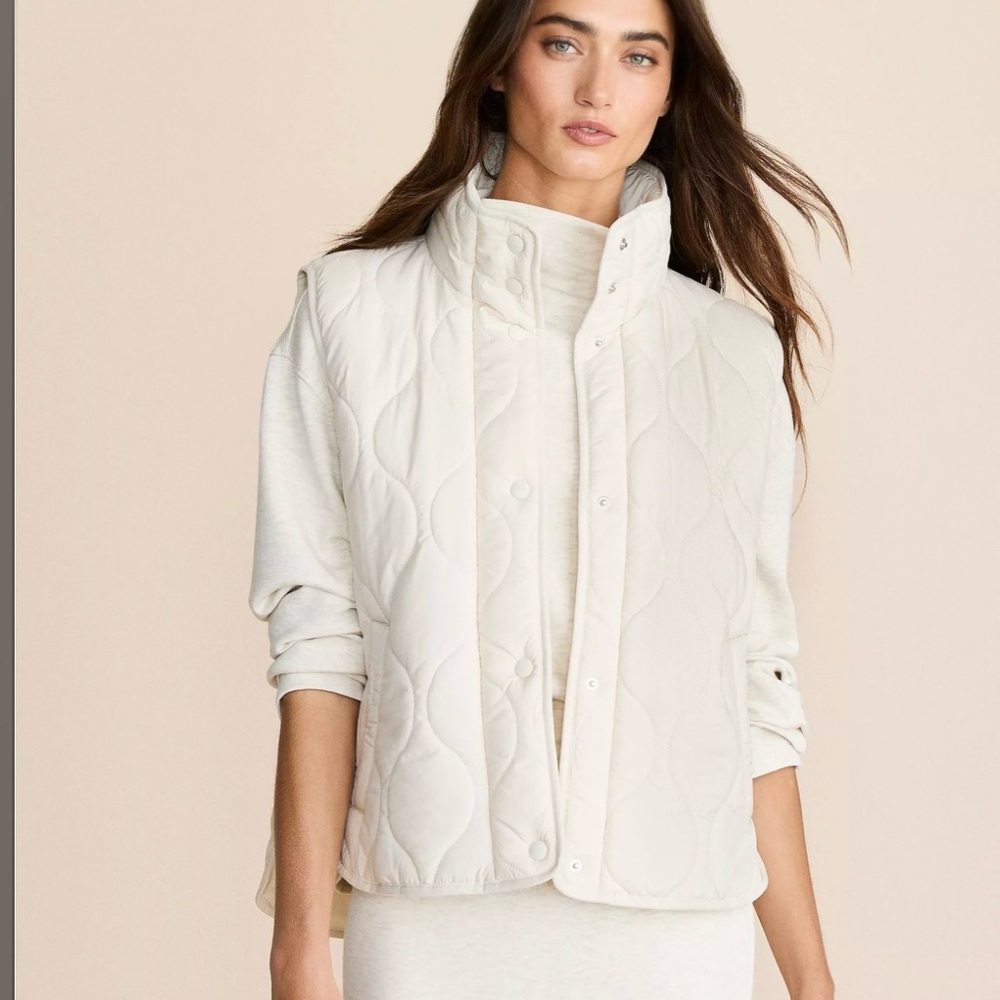 Lou & Grey Quilted Sleeveless Vest - Ivory/Cream